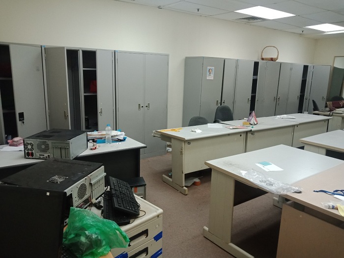Đội bốc xếp tháo dỡ tháo dọn văn phòng sạch gọn